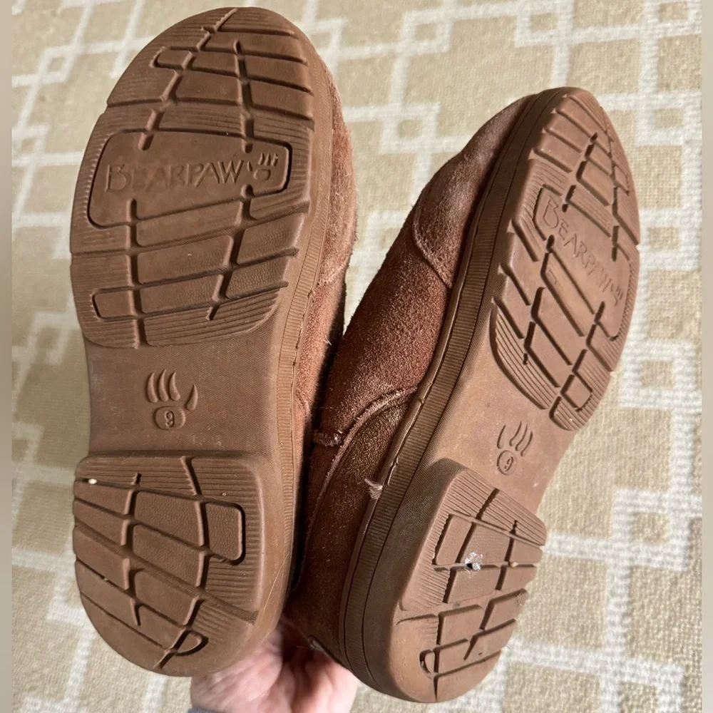 Bearpaw Suede Shearling Lined Short Winter Boots Warm Cozy Chestnut Brown Size 9